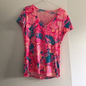 Lilly Pulitzer V-neck! Size M